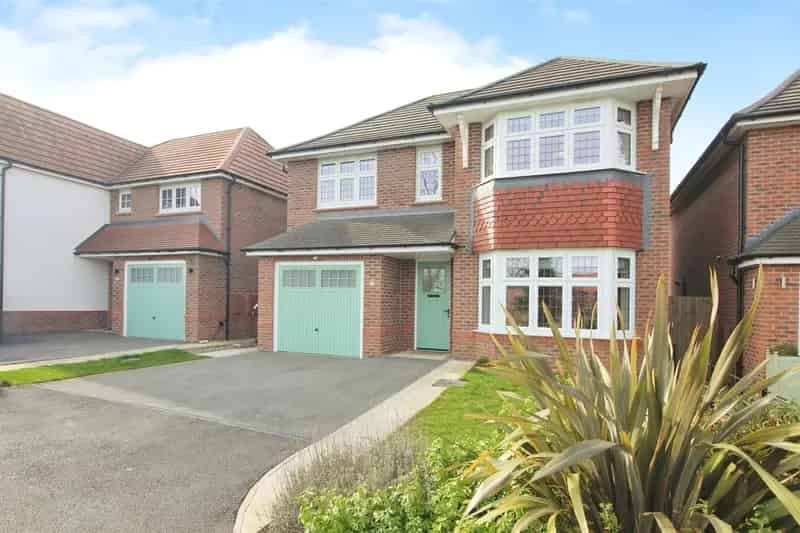 4 Bedroom Detached House to Rent