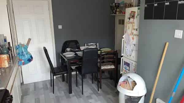 2 Bed House New Kitchen Laminate Flooring Garage