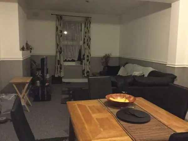 House For Rent in London, England