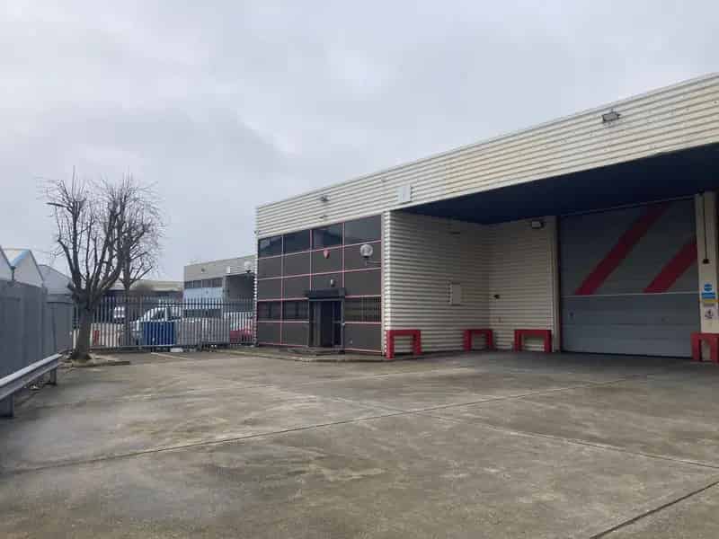 Warehouse Unit To Let Slough