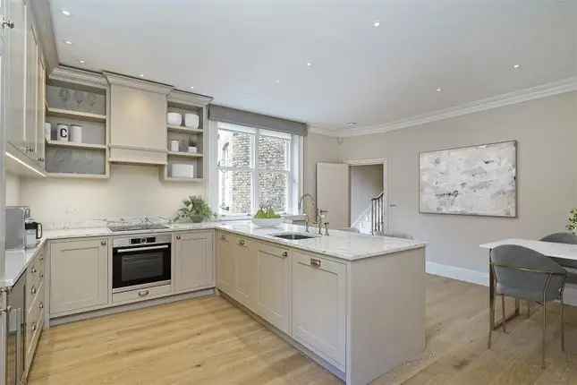 Flat for sale in Hans Place, London SW1X