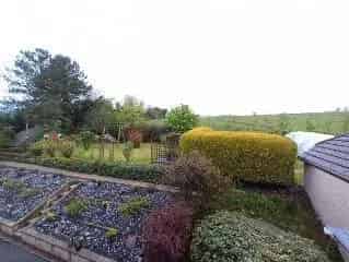 6 Bedroom Detached Home with Mature Gardens