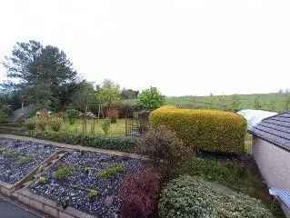 6 Bedroom Detached Home with Mature Gardens