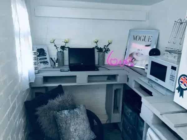 2 Bed Semi-Detached House Large Garden Close to Town