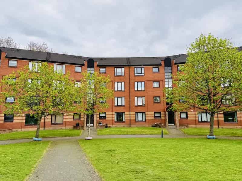 2 Bedroom Flat for Sale in Springburn Glasgow