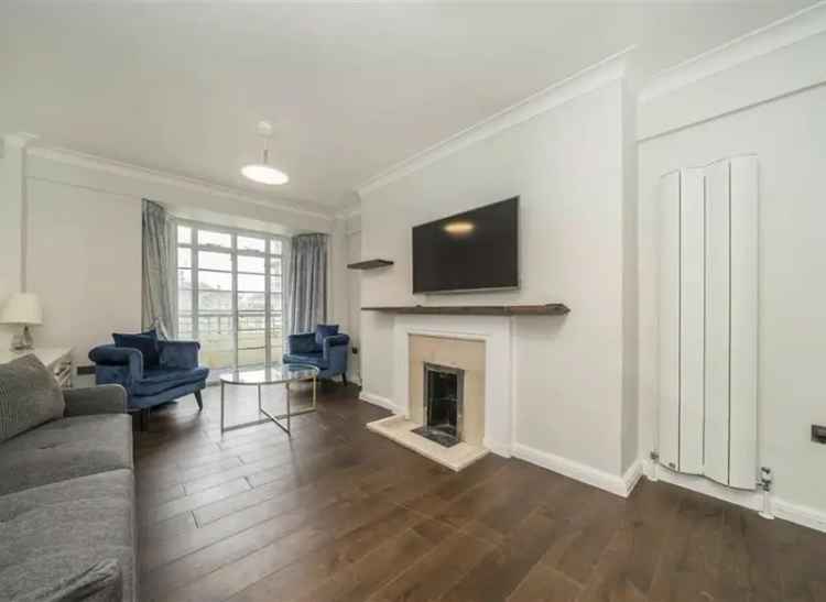 3-Bedroom Apartment near Baker Street - Modern with Balcony