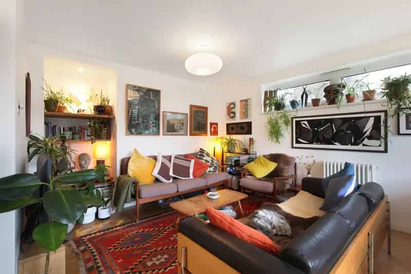 3 Bedroom Flat House to Rent