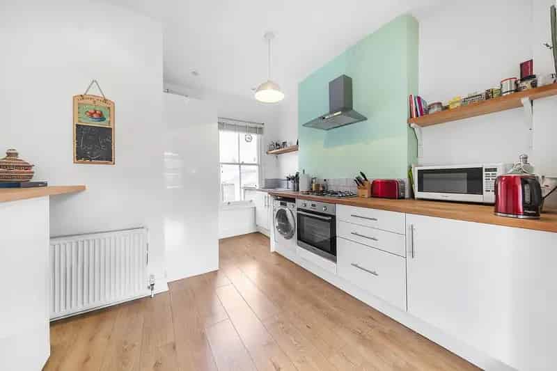 3 Bedroom Flat House to Rent in Brixton