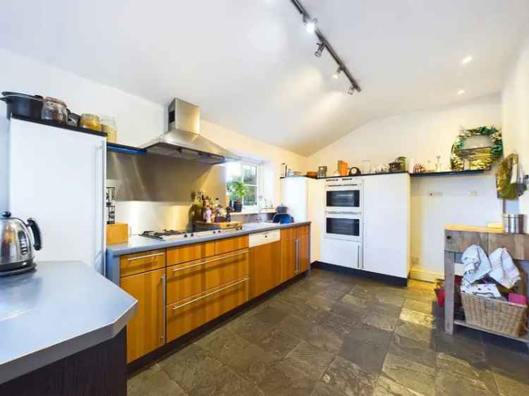 3 Bedroom Farmhouse For Sale near Wilsden