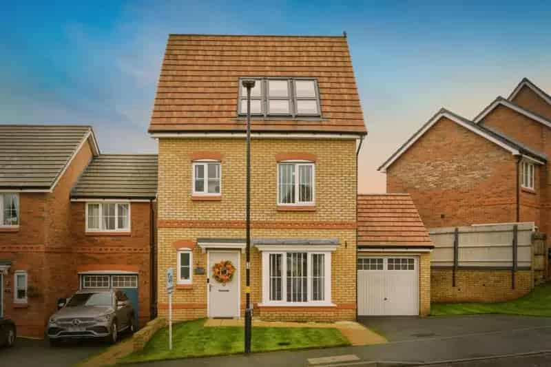 4 Bedroom Detached House for Sale in Handsworth Wood
