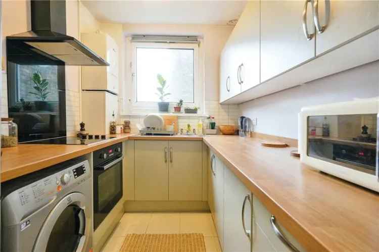 2-Bed Flat near Clapham Junction Station