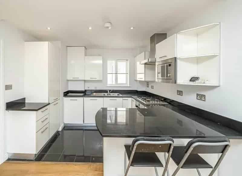 2-Bed 2-Bath Executive Apartment with Parking and Balcony
