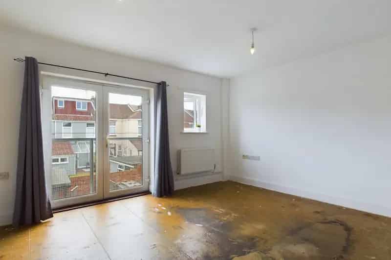 1 Bed Flat North End Portsmouth Leasehold Gas Central Heating Double Glazing