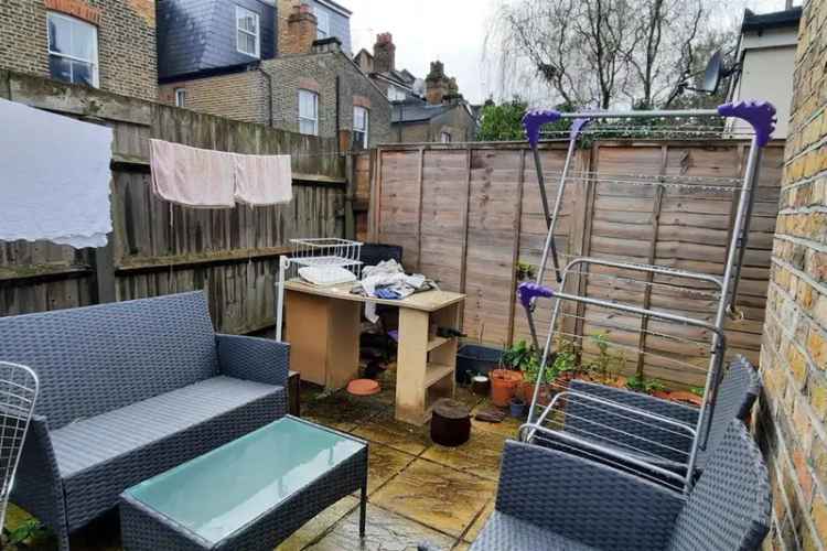 Two Double Bedroom Apartment with Private Garden - Near White City