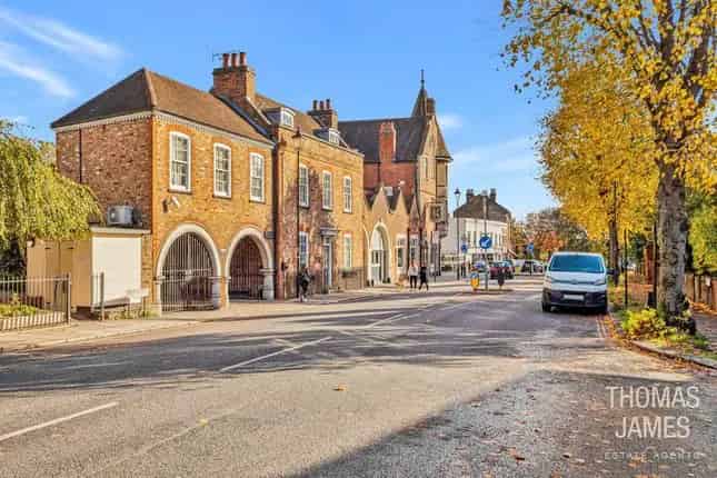 Grade II Listed Commercial Property Near Winchmore Hill Station