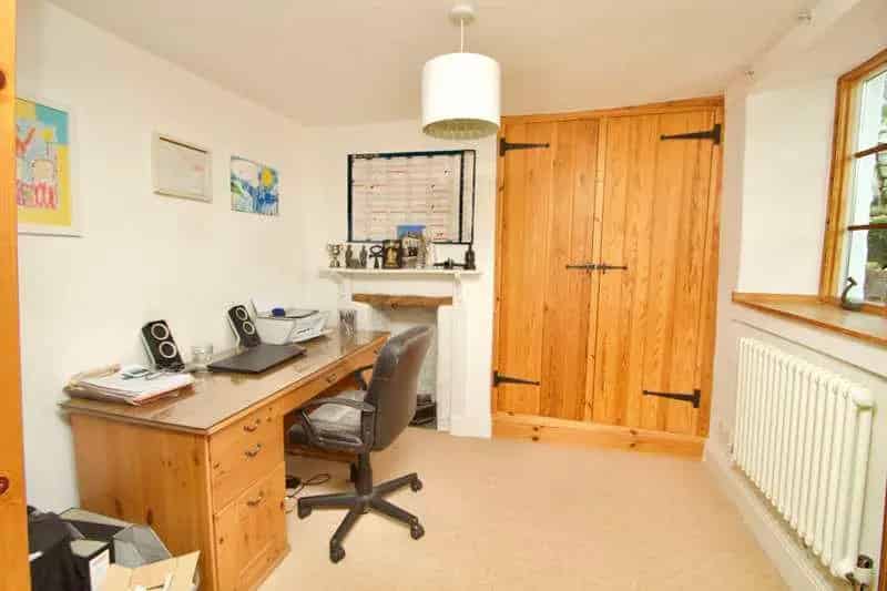 4 Bed Character Cottage For Sale
