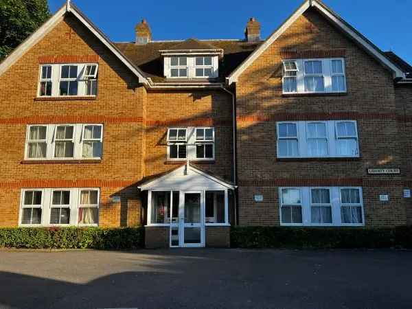 Flat For Rent in Ferndown, England