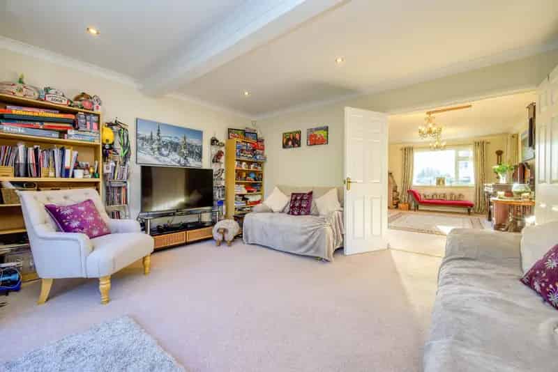 5 Bedroom Detached House to Rent Caversham Heights