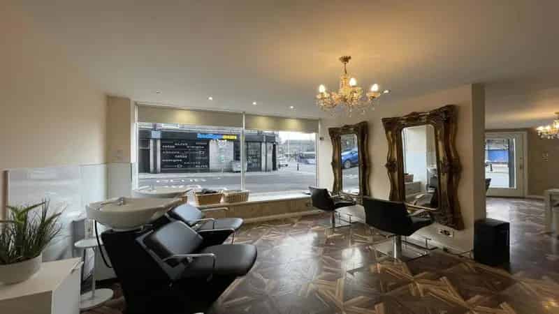 Retail Salon Space in Traditional Tenement Building