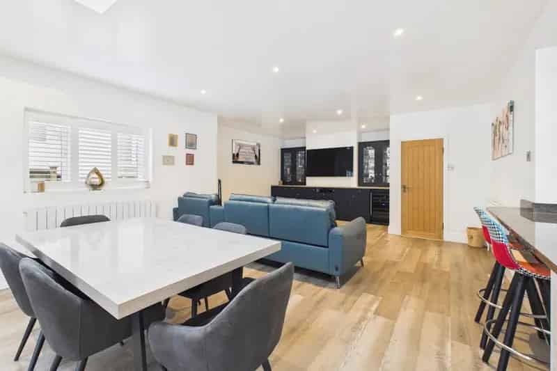 House For Sale , Central Road, Portsmouth, England