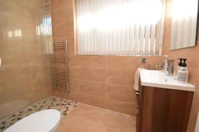 Semi-Detached Chalet Bungalow Near Larbert