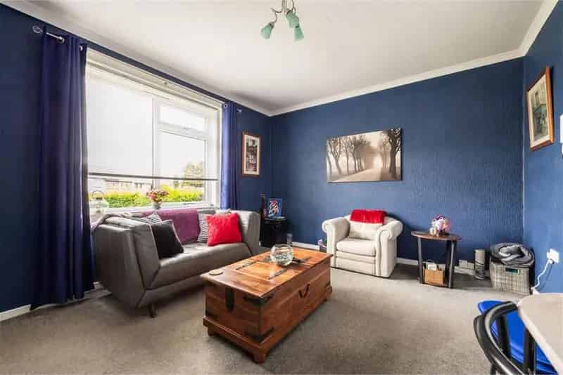2 Bed Flat Ground Floor 1 Reception Room Off Street Parking