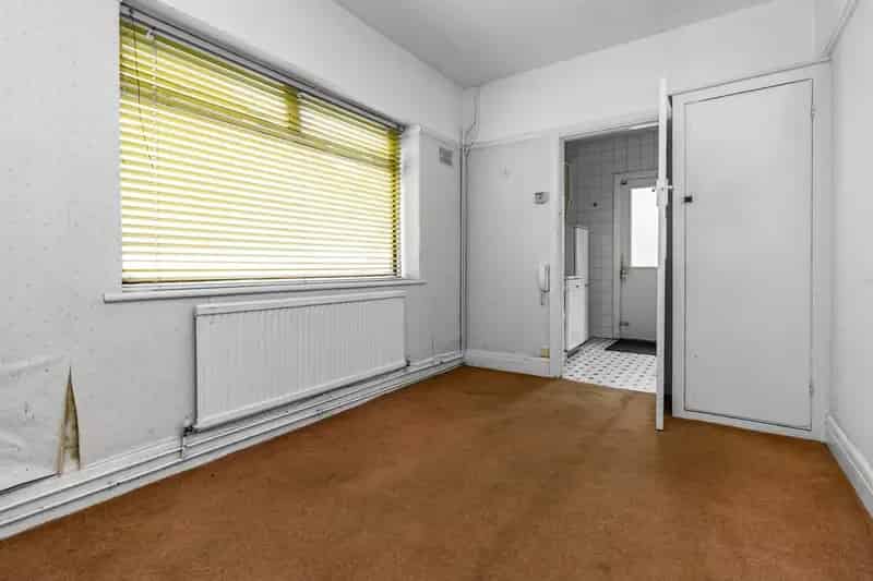 4 Bedroom Detached House for Sale in Cardiff