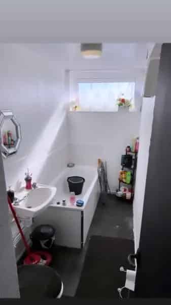 1 Bedroom Riverside Flat Near High Street Train Station