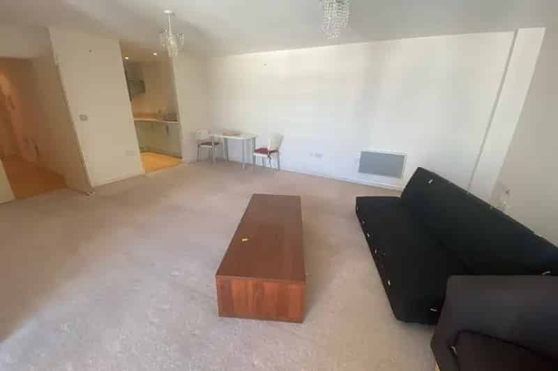 Spacious 2-Bedroom Cardiff City Centre Apartment Zero Deposit Available