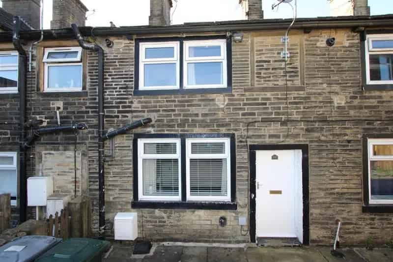 1 Bedroom Terrace House to Rent Queensbury