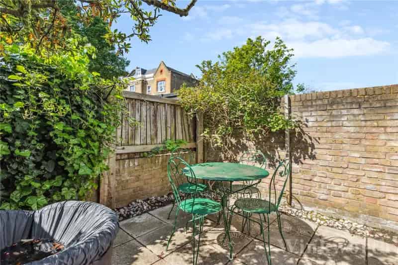 2 Bedroom Flat New Cross London - First Time Buyer or Buy to Let