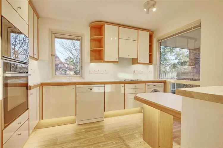 3 bedroom flat to rent