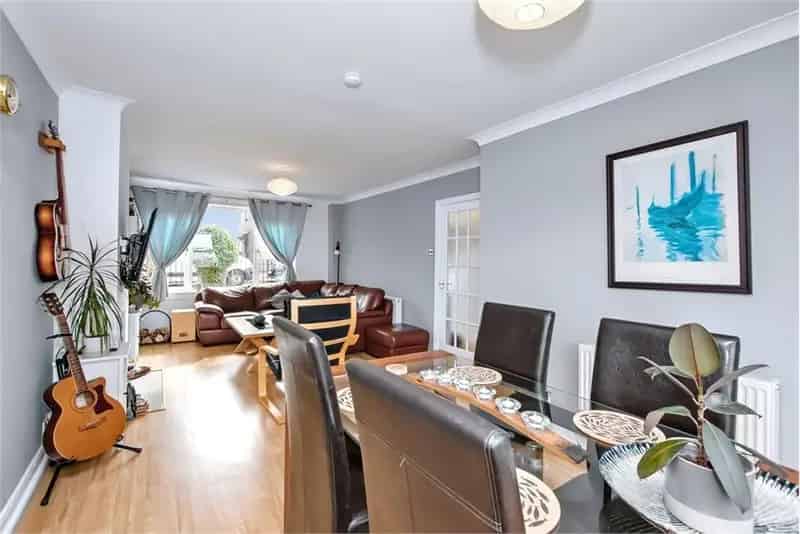 3 Bed House - Semi Detached with 1 Reception Room