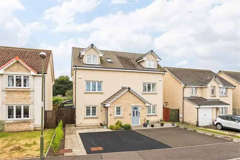 3 Bed House - Semi Detached with 1 Reception Room