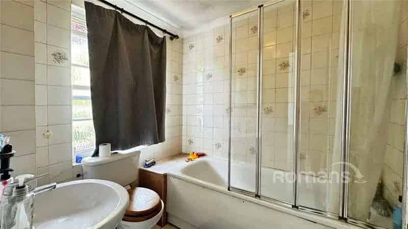9 Bedroom HMO House for Sale - Investment Opportunity