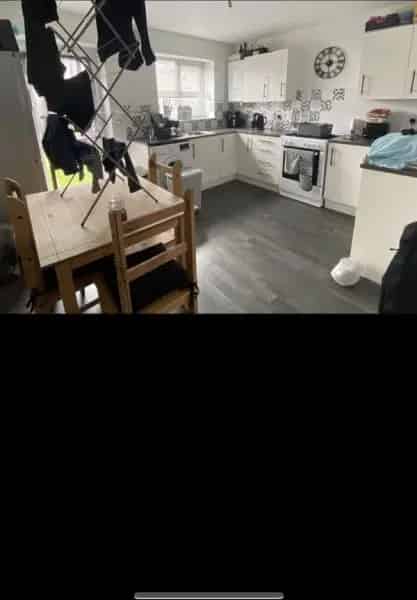 2 Double Bedroom House with Garden and Parking