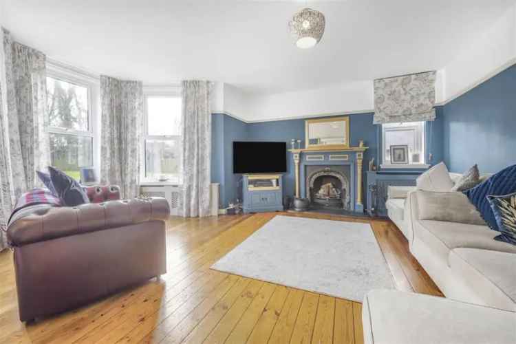 8 Bedroom Detached House Near St Athan