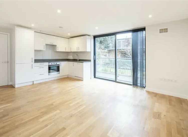 Flat For Sale in Epping Forest, England