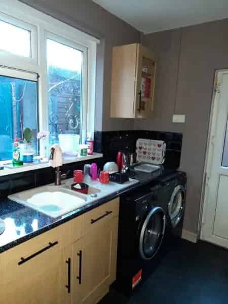 3 Bed House with Off Street Parking for 6 Cars