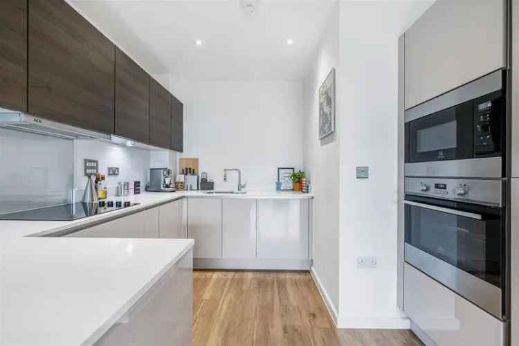 2 Bedroom Flat House to Rent in Acton Gardens