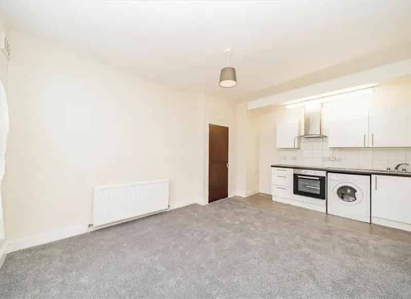 2 Double Bedroom Flat near Mountsfield Park