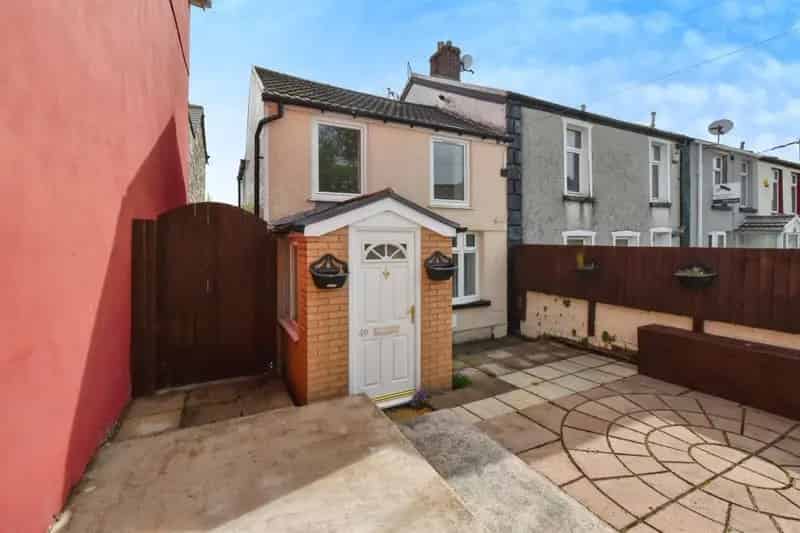 2 Bedroom Terraced House For Sale Near Schools