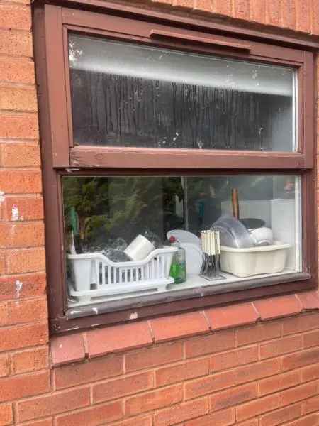 Ground Floor Flat with Parking Near Schools and Shops