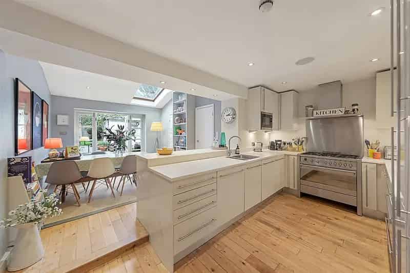 4 Bedroom Period House for Sale in Chiswick, London