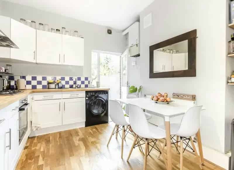Garden Flat Double Bedroom Eat in Kitchen Private Garden Professional Couple