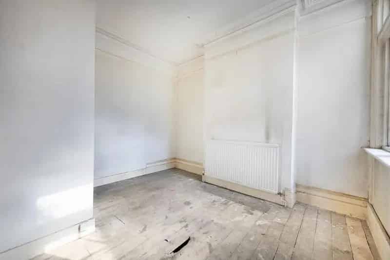 2 Bed Victorian Garden Flat Freehold Renovation Project Near Turnpike Lane