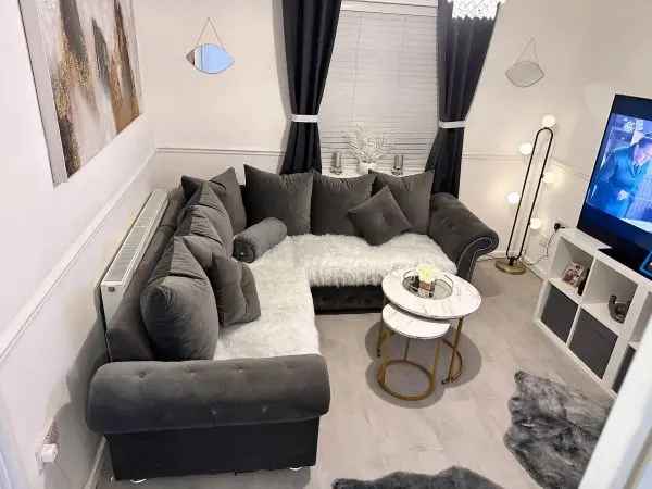 House For Rent in Leeds, England