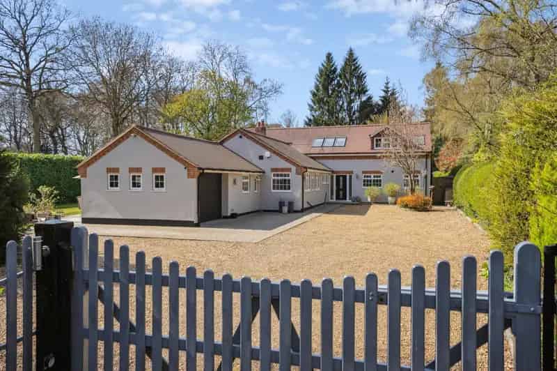 Substantial 5 6 Bedroom Detached House Studham Over 4000 Sq Ft