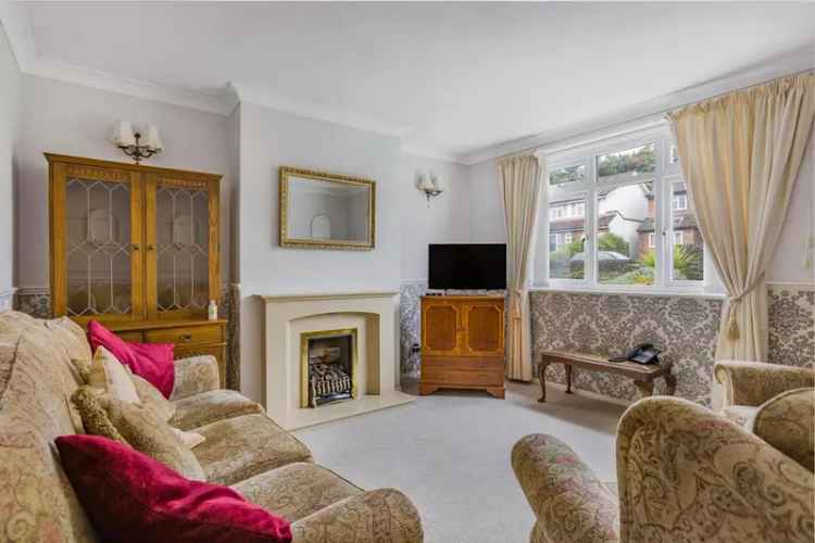 Three Bedroom Semi-Detached House in Marshalswick