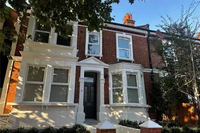 4 Bedroom House for Sale in London NW6